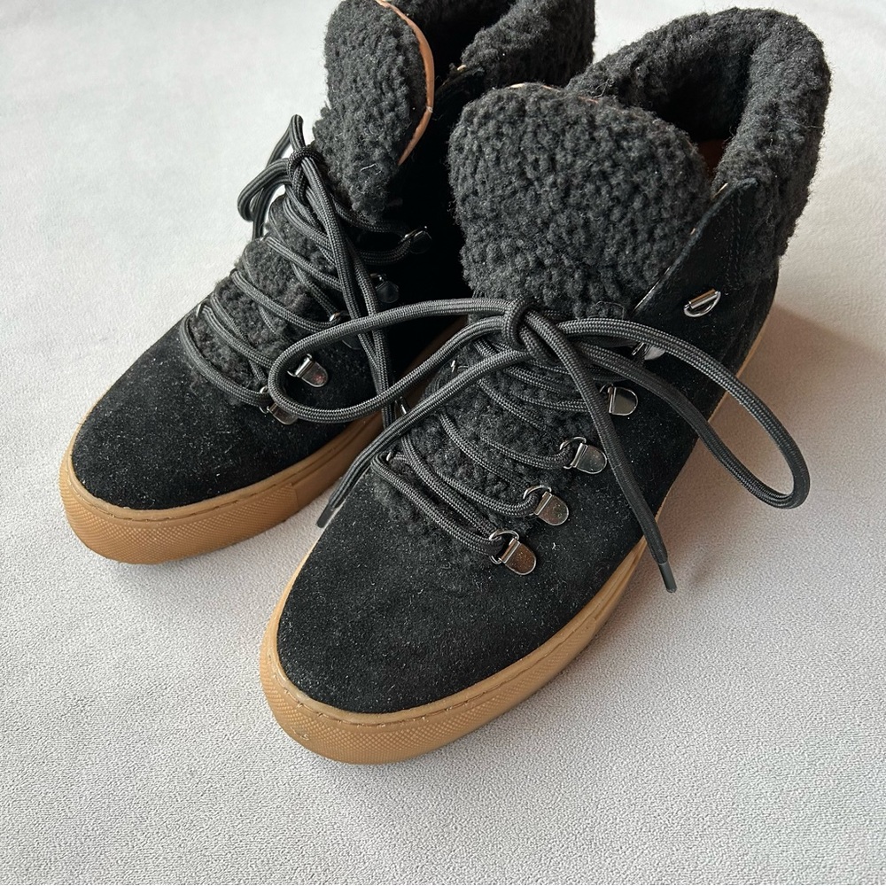 Susina ~ Zayva ~ Leather Lace Up Boot with Faux Shearling ~ Women’s Size 8.5